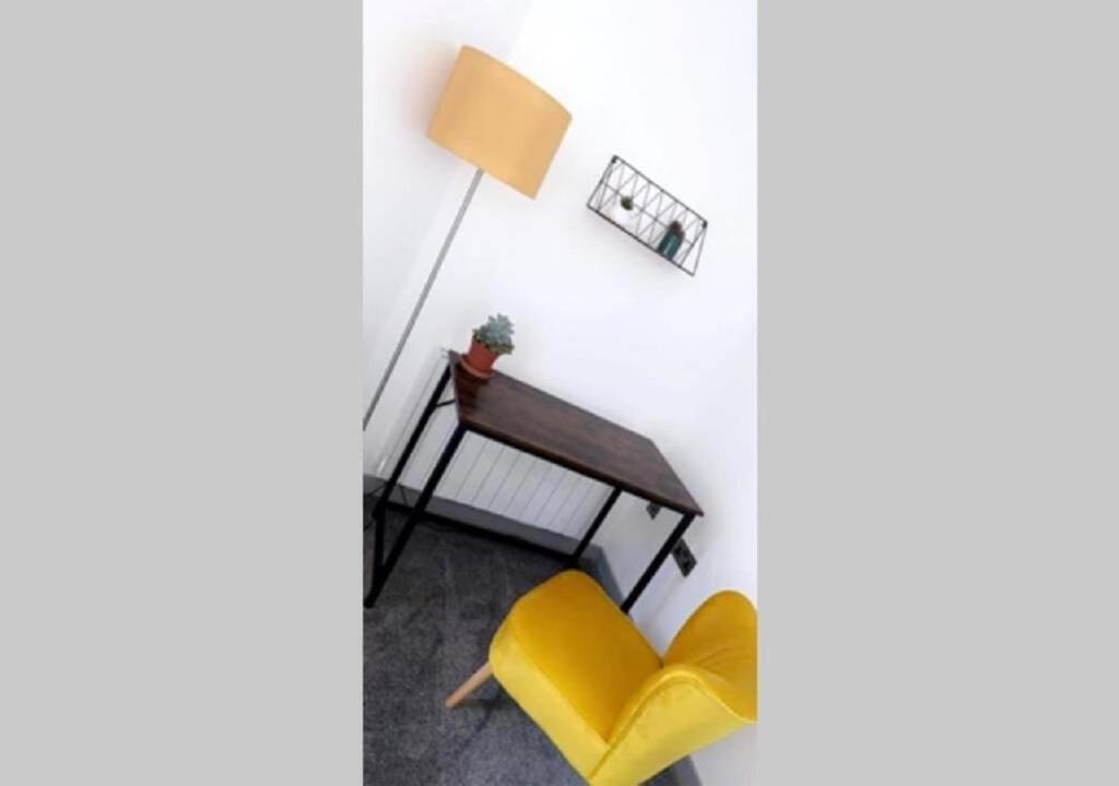 Amazing Sleeps 4 Apartment *