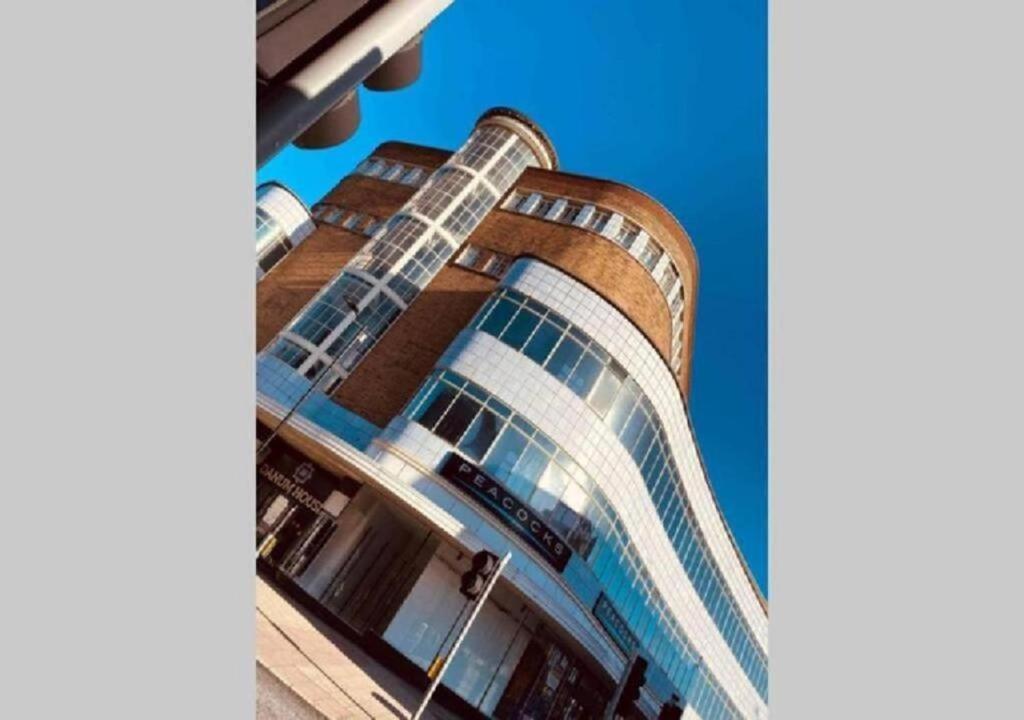 Amazing Sleeps 4 Apartment Doncaster